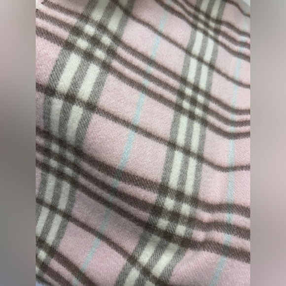 Burberry scarf - Picture 1 of 2